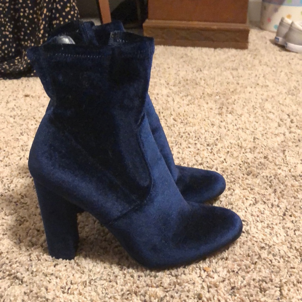 Steve Madden blue velvet booties